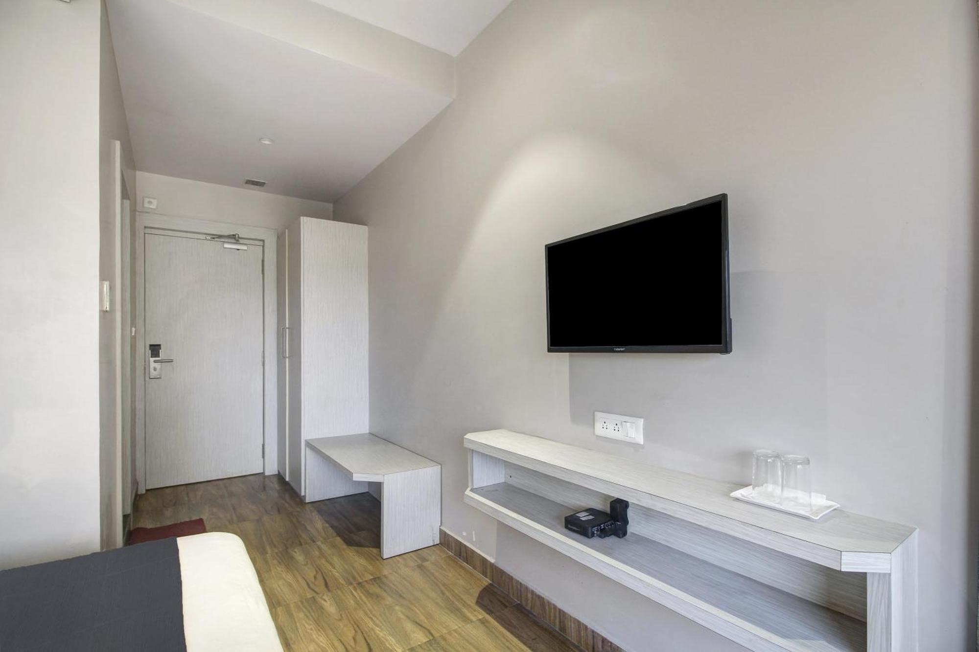 Townhouse Oak Sohotel Haora Bagian luar foto