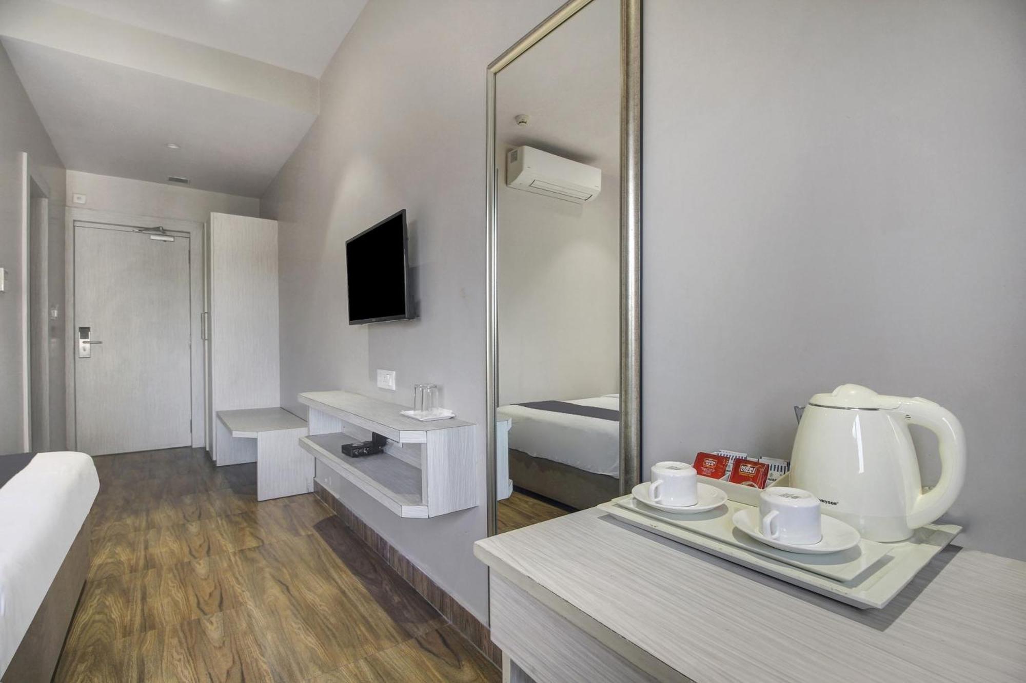 Townhouse Oak Sohotel Haora Bagian luar foto