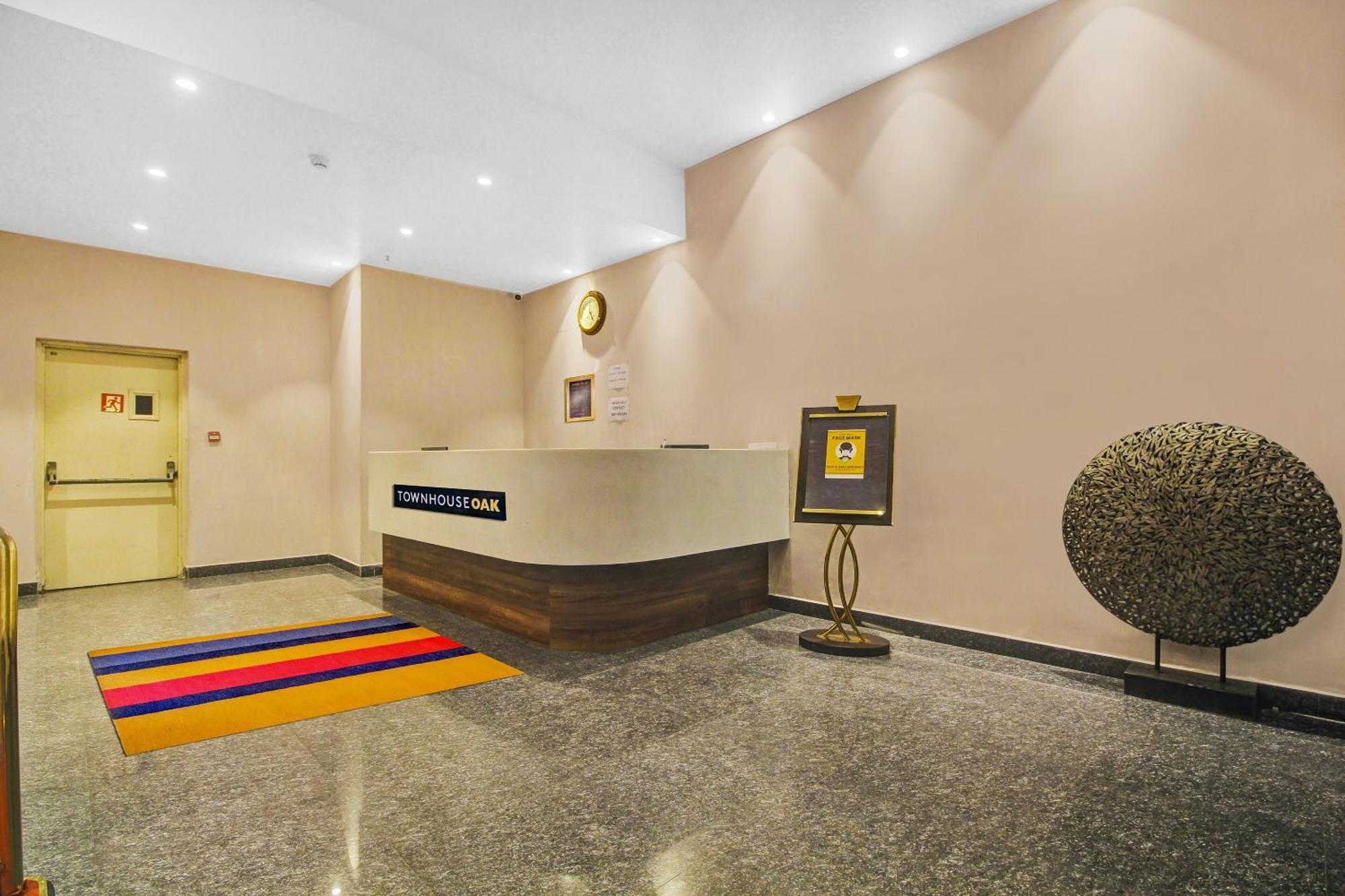 Townhouse Oak Sohotel Haora Bagian luar foto