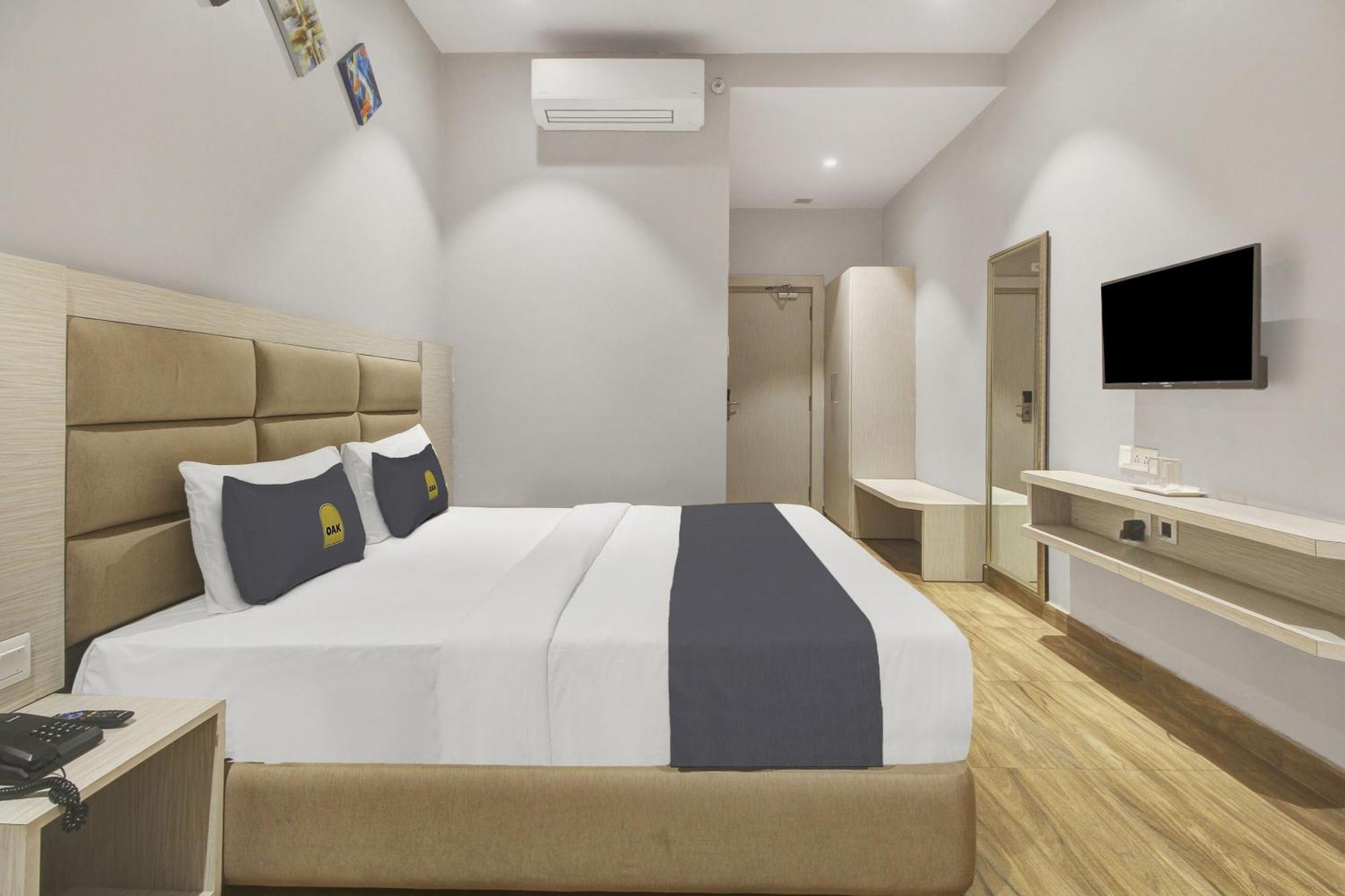 Townhouse Oak Sohotel Haora Bagian luar foto